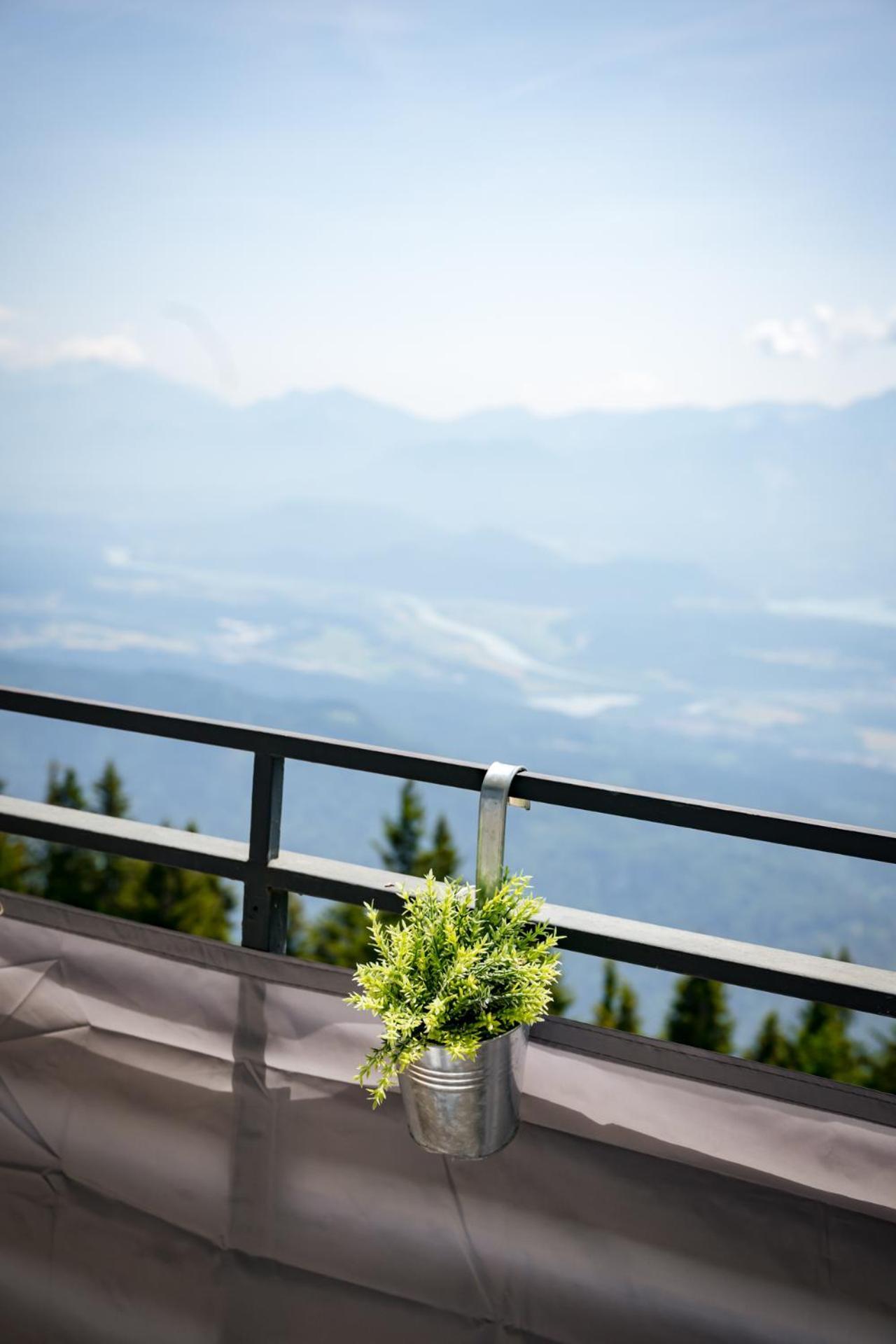 Mooki Mountain & Pool Gerlitzen Apartment Kanzelhohe المظهر الخارجي الصورة